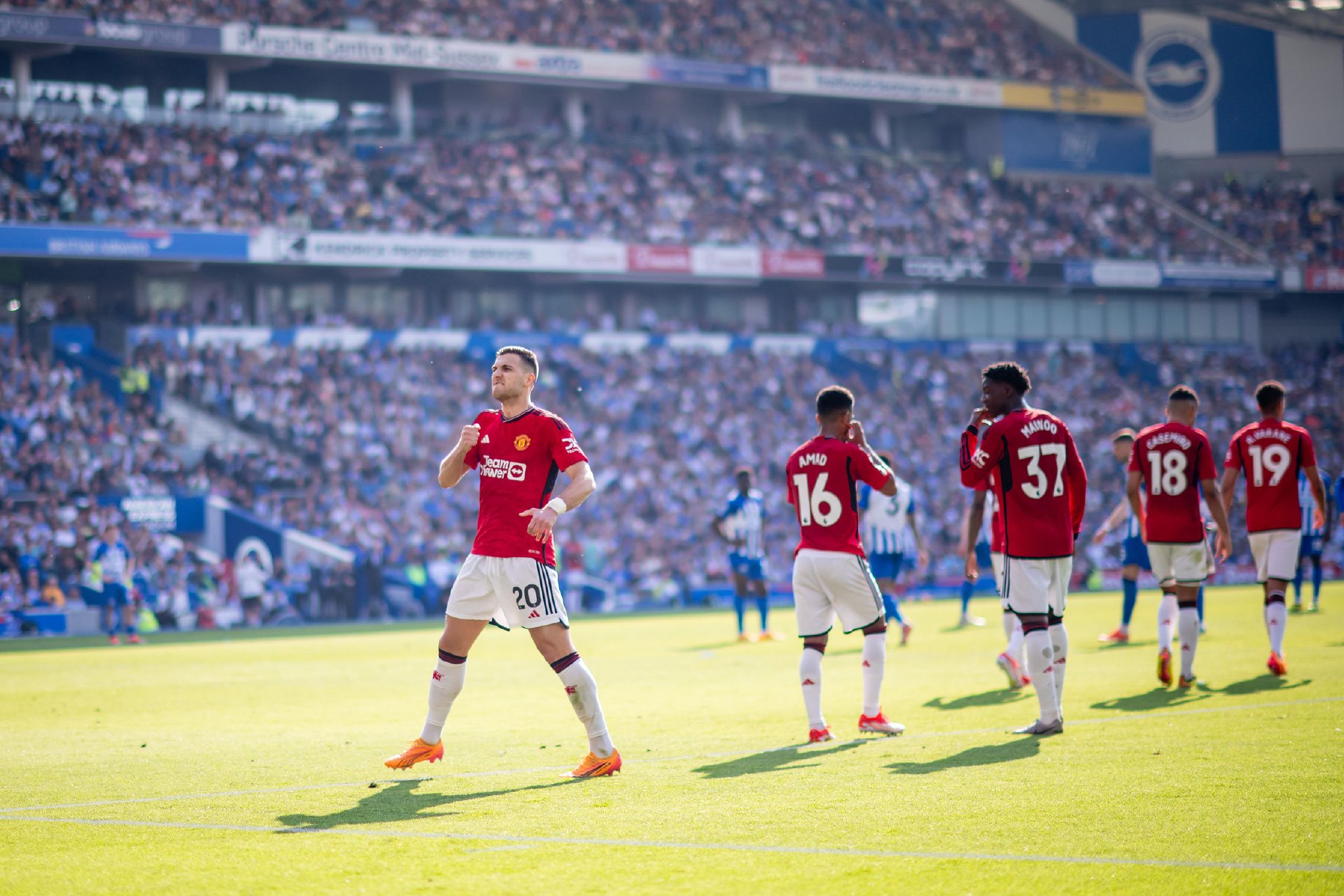 Shams：联盟其他球队的高管们正在密切关注特雷·杨的未来.