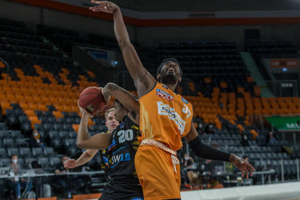 接任主帅职 接任主帅职